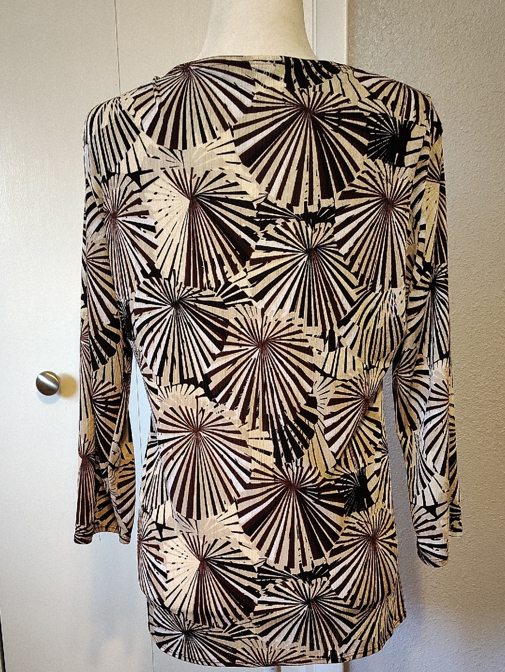 Notations Layered Top - L - Picture 6 of 11